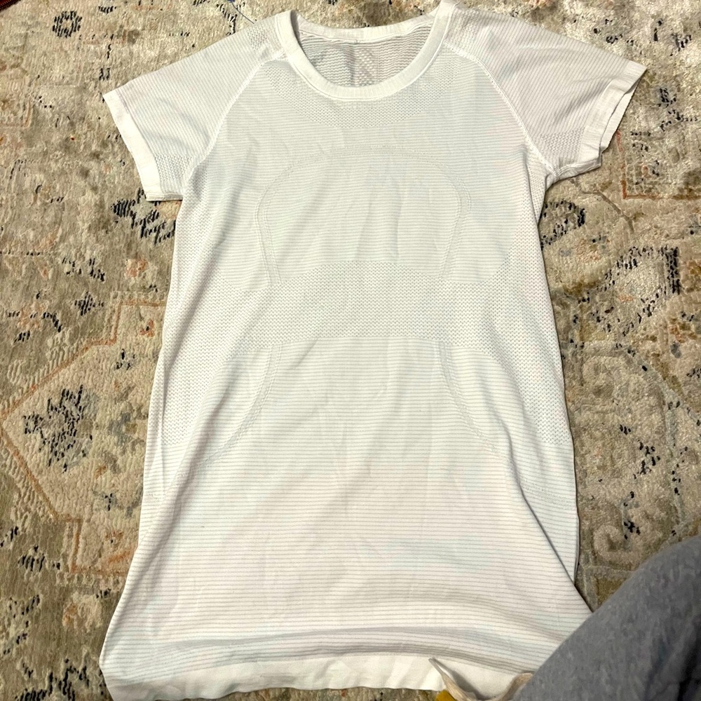 Lululemon white swiftly top